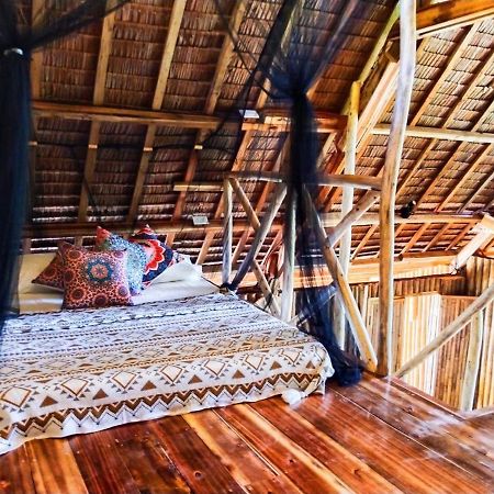 Barya Lang Villa- Native Villa With Jeepney Room 엘니도 외부 사진