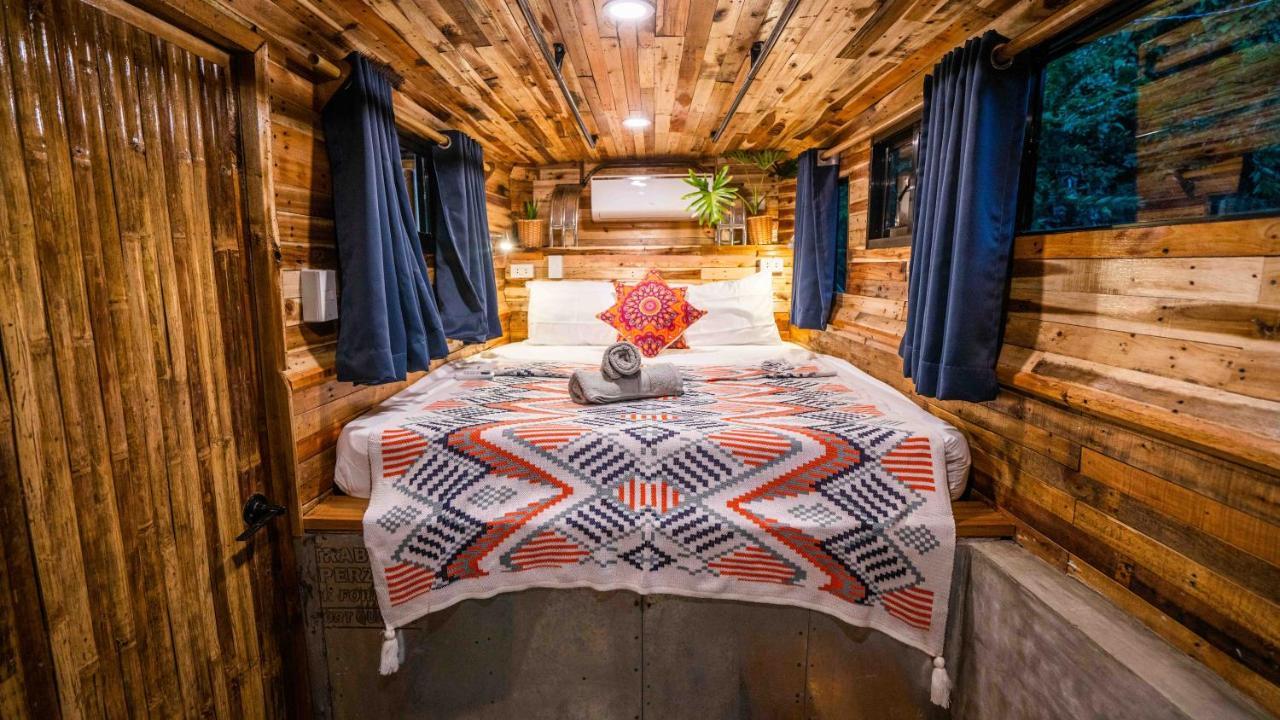 Barya Lang Villa- Native Villa With Jeepney Room 엘니도 외부 사진