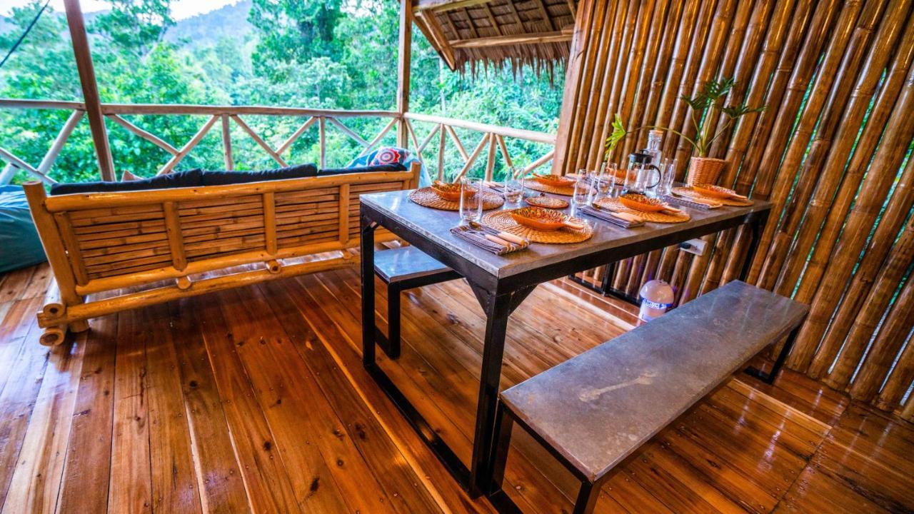 Barya Lang Villa- Native Villa With Jeepney Room 엘니도 외부 사진