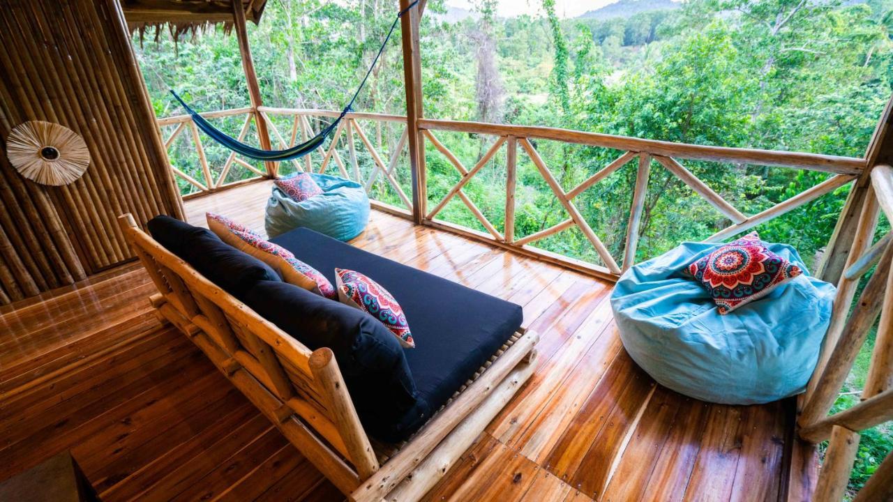 Barya Lang Villa- Native Villa With Jeepney Room 엘니도 외부 사진