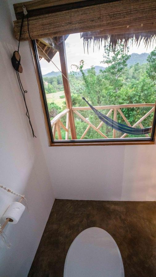 Barya Lang Villa- Native Villa With Jeepney Room 엘니도 외부 사진